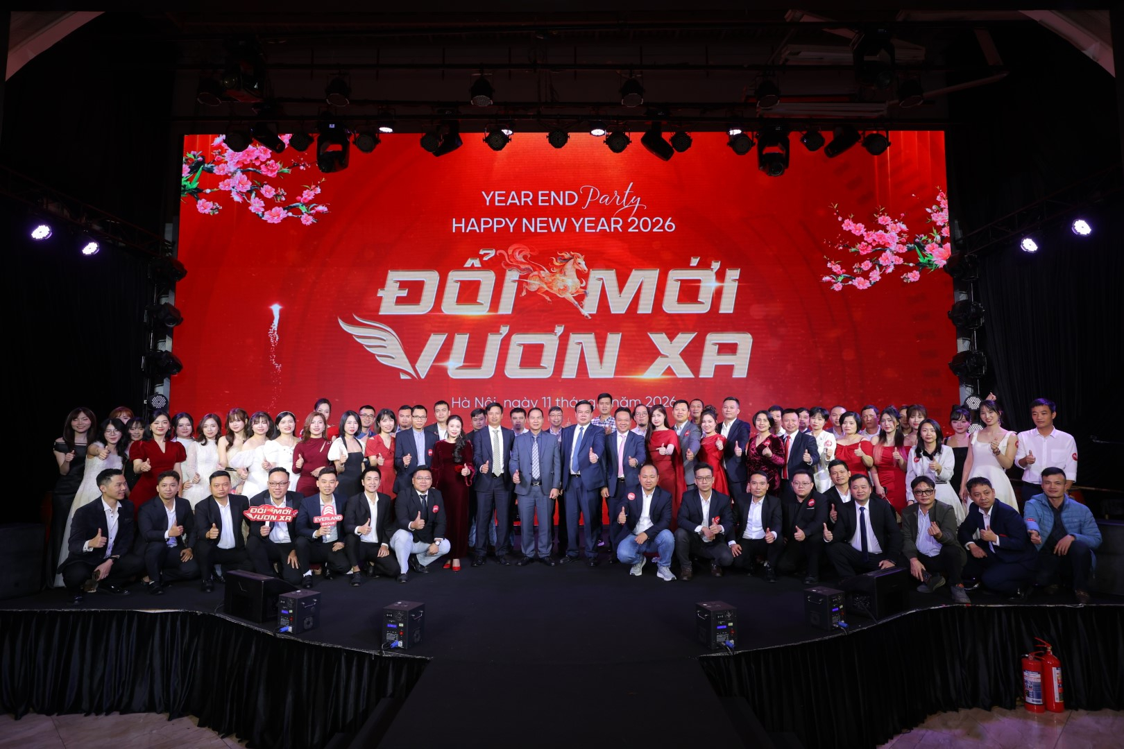 Thăng hoa cảm xúc, bùng nổ năng lượng tại Year End Party 2025 “Đổi mới - Vươn xa”